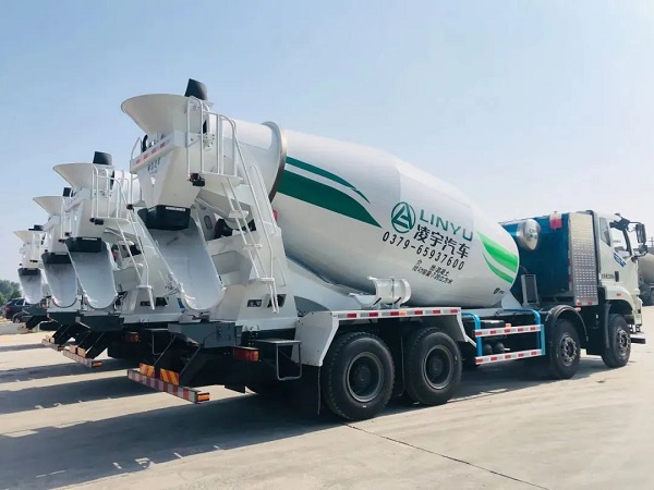 水泥罐車在高海拔地區(qū)運(yùn)營的注意事項(xiàng)有哪些? 水泥罐車在高海拔地區(qū)運(yùn)營的注意事項(xiàng)有哪些?